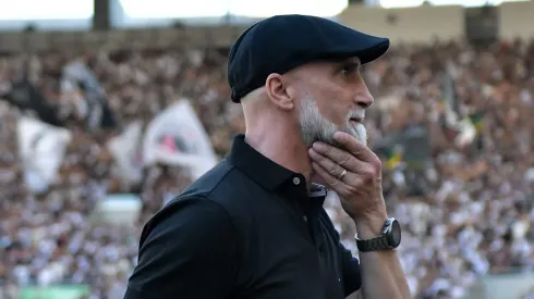 Álvaro Pacheco comanda o Vasco