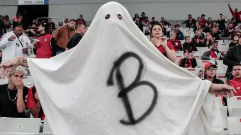 Torcedor do fantasiado de Fantasma da Serie B. Foto: Robson Mafra/AGIF