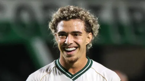 Figueiredo em ação pelo Coxa. Foto: Robson Mafra/AGIF