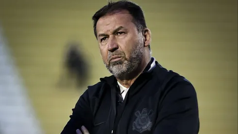 Augusto Melo precisa resolver essa situação no Corinthians.