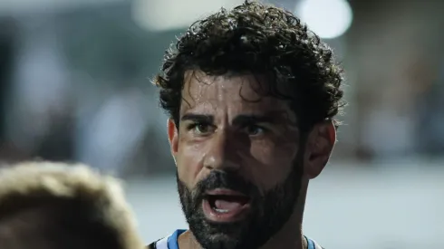 Diego Costa durante partida contra o Operário. Medalhão deve parar por 30 dias.