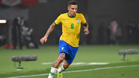 Guilherme Arana em partida entre Brasil x Japão<br />
(Foto: Kenta Harada/Getty Images)