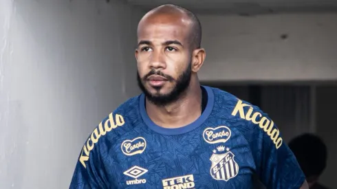 Patrick em treinamento no Estádio Silvio Salles, no dia 06/06/2024. Foto: Raul Baretta/Santos FC