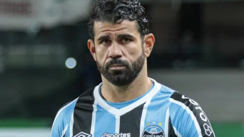 Diego Costa durante partida entre Grêmio e Estudiantes, no Estádio Couto Pereira, no Paraná, pela Copa Libertadores da América, no dia 08/06/2024.