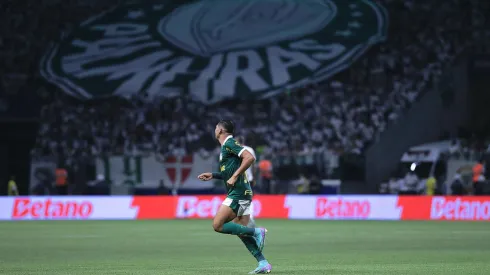 Rony jogador do Palmeiras comemora seu gol durante partida contra o Botafogo-SP no estadio Arena Allianz Parque pelo campeonato Copa Do Brasil 2024. Foto: Ettore Chiereguini/AGIF