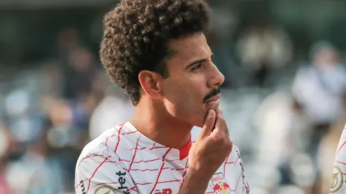 Lucas Evangelista durante partida entre Grêmio e Red Bull Bragantino, no Couto Pereira, no Paraná, pelo Campeonato Brasileiro, no dia 01/06/2024.