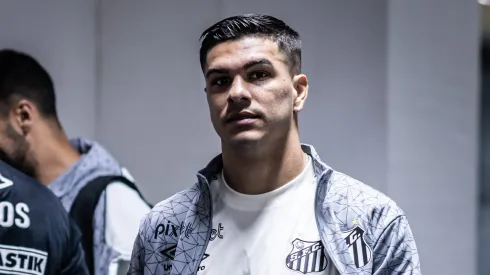 Rodrigo Fernández, meio-campista do<br />
Santos, emprestado ao Newell's Old Boys