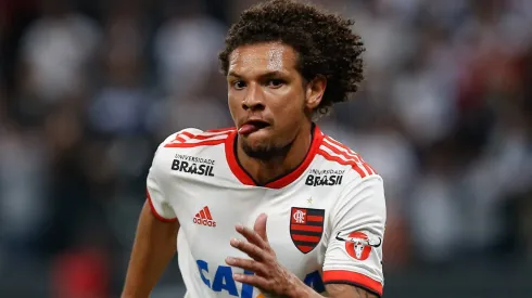 Willian Arão foi um alvo buscado por Falcão, porém acabou indo para o mundo árabe