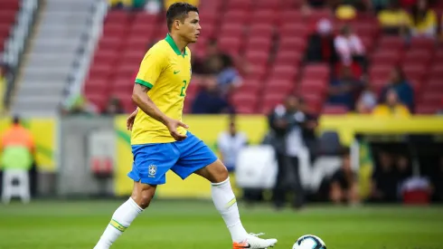 Thiago Silva em jogo da seleção em Porto Alegre. Pedro H. Tesch/AGIF