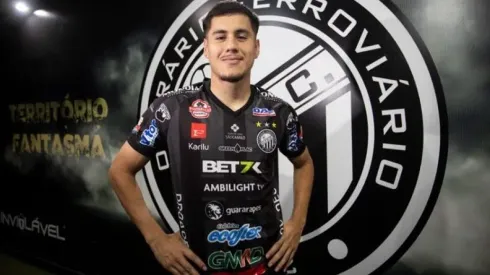 Santiago Ocampos durante sua chegada ao Operário-PR, no dia 12/04/2024. Foto: André Jonsson/OFEC