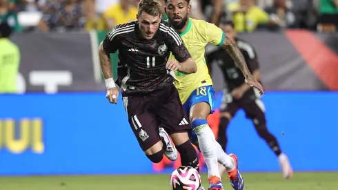 Santiago Gimenez atuando pelo México contra o Brasil antes da Copa América. (Foto de Omar Vega/Getty Images)