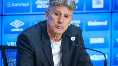 Renato se irritou em vários momentos da coletiva pós-derrota contra Botafogo, em especial pelo jogo ser no ES – Foto: Lucas Uebel/Grêmio