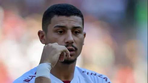 Andre jogador do Fluminense durante partida contra o Flamengo no estadio Maracana pelo campeonato Carioca 2024. Foto: Thiago Ribeiro/AGIF