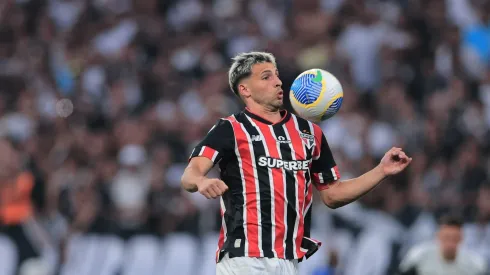 Calleri, atacante do São Paulo, elogiou gol marcado por Coronado
