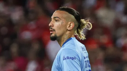 Chico Da Cost,a jogador do Bolívar, durante partida contra o Internacional no estádio Beira-Rio pela Libertadores - Foto: Maxi Franzoi/AGIF