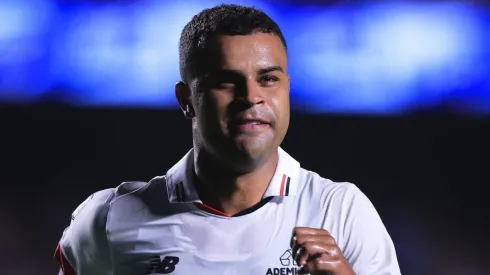 SP – SAO PAULO – 03/03/2024 – PAULISTA 2024, SAO PAULO X PALMEIRAS – Alisson jogador do Sao Paulo comemora seu gol durante partida contra o Palmeiras no estadio Morumbi pelo campeonato Paulista 2024.