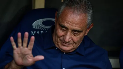 Tite gostou da ideia de contra com lateral mexicano badalado