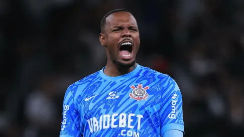 Reviravolta na negociação de Carlos Miguel anima o Corinthians