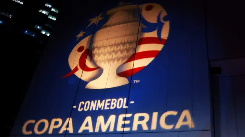 Foto do logo da Copa América 2024.
(Foto: Eva Marie Uzcategui/Getty Images)