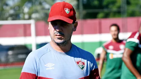 Fernando Diniz toma atitude nos bastidores buscando a evolução da equipe