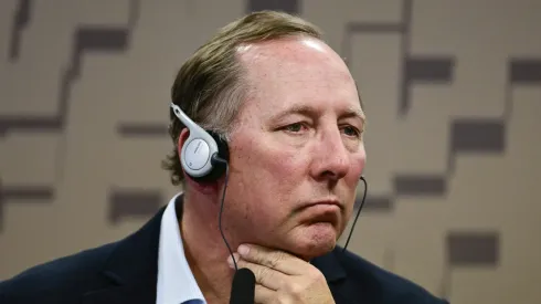 John Textor em depoimento na CPI do Senado. O norte-americano inspirou o Galo