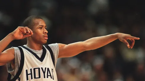 Iverson em ação pelo time do Georgetown Hoyas, na NCAA, em 1995 (Foto: Getty Images)