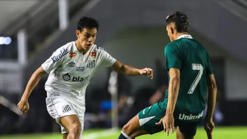 SP - SANTOS - 19/06/2024 - BRASILEIRO B 2024, SANTOS X GOIAS - JP Chermont jogador do Santos durante partida contra o Goias no estadio Vila Belmiro pelo campeonato Brasileiro B 2024. Foto: Reinaldo Campos/AGIF