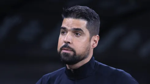 António Oliveira está pressionado no cargo diante de sequência negativa