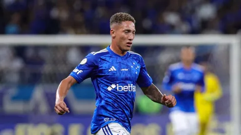 Robert em ação com a camisa celeste. Foto: Gilson Lobo/AGIF