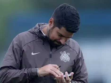 António Oliveira tem trabalho avaliado de duas formas internamente no Corinthians
