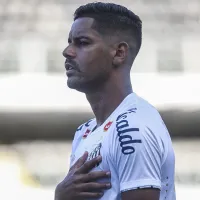 Aderlan perde espaço no Santos e vira última opção de Carille