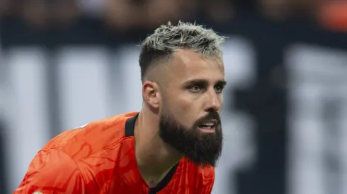 Jandrei durante partida contra o Corinthians. Goleiro é um dos mais criticados na web.