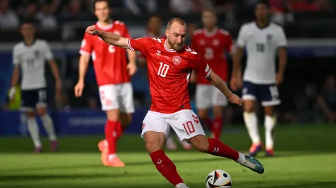 Dinamarca e Sérvia vão com tudo para conseguir a classificação.