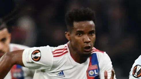 Thiago Mendes em partida pelo Lyon. Volante tem o desejo de voltar ao Tricolor.