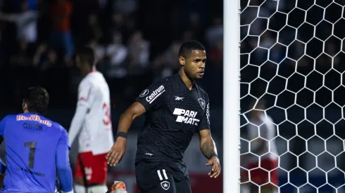 Júnior Santos comemora gol contra o RB Bragantino. Foto: Fabio Moreira Pinto/AGIF