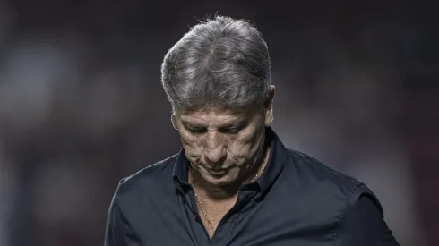 Renato Gaúcho, técnico do Grêmio, durante partida contra o Atlético-GO no estádio Antonio Accioly pelo Brasileirão Série A 2024. Foto: Heber Gomes/AGIF