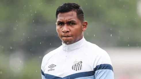 SP - SANTOS - 02/02/2024 - SANTOS, TREINO - Morelos jogador do Santos durante treino no Centro de Treinamento CT Rei Pele. Foto: Reinaldo Campos/AGIF