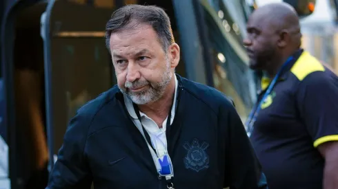 Augusto Melo se reuniu com a organizada e expôs contrato milionário