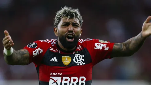 Gabriel argumentando em partida entre Flamengo e Olímpia pela Libertadores da América