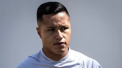 Marlon, lateral do Cruzeiro, em treino na Toca da Raposa - Foto: Gustavo Aleixo/Cruzeiro