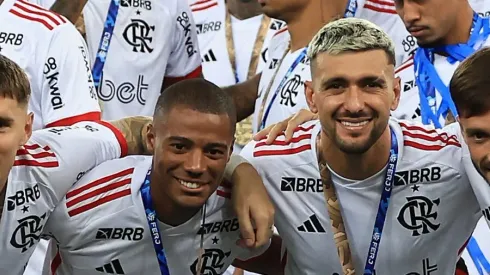 A diretoria do Flamengo definiu o novo camisa 10