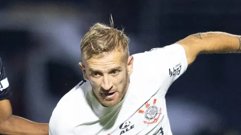 Pedro Henrique durante partida contra o Bragantino. Atacante pode voltar no dérbi.