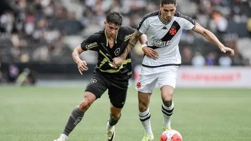 Praxedes jogador do Vasco durante partida contra o Botafogo. Foto: Thiago Ribeiro/AGIF