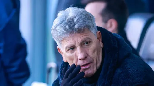 Renato durante jogo contra o Fluminense. Treinador não agrada os torcedores.