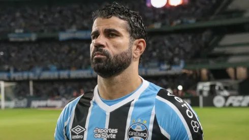 Diego Costa, jogador do Grêmio, durante partida contra o Estudiantes no estádio Couto Pereira pelo campeonato Copa Libertadores 2024. Foto: Robson Mafra/AGIF