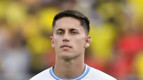 Brian Rodríguez com a camisa da Seleção do Uruguai. Atacante interessa ao Cruz-Maltino.