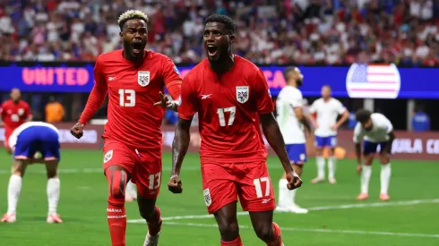 Jogadores do Panamá comemorando gol na Copa América.
(Foto: Todd Kirkland/Getty Images)