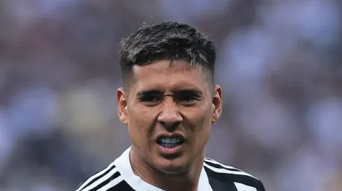 Zaracho durante jogo do Brasileirão. Meia é dúvida contra o Rubro-Negro.