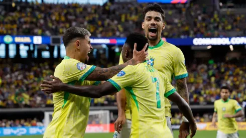 Seleção Brasileira precisa garantir a classificação. Kevork Djansezian/Getty Images.