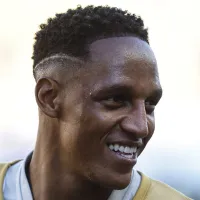 Botafogo avança por contratação e John Textor marca reunião com Yerry Mina